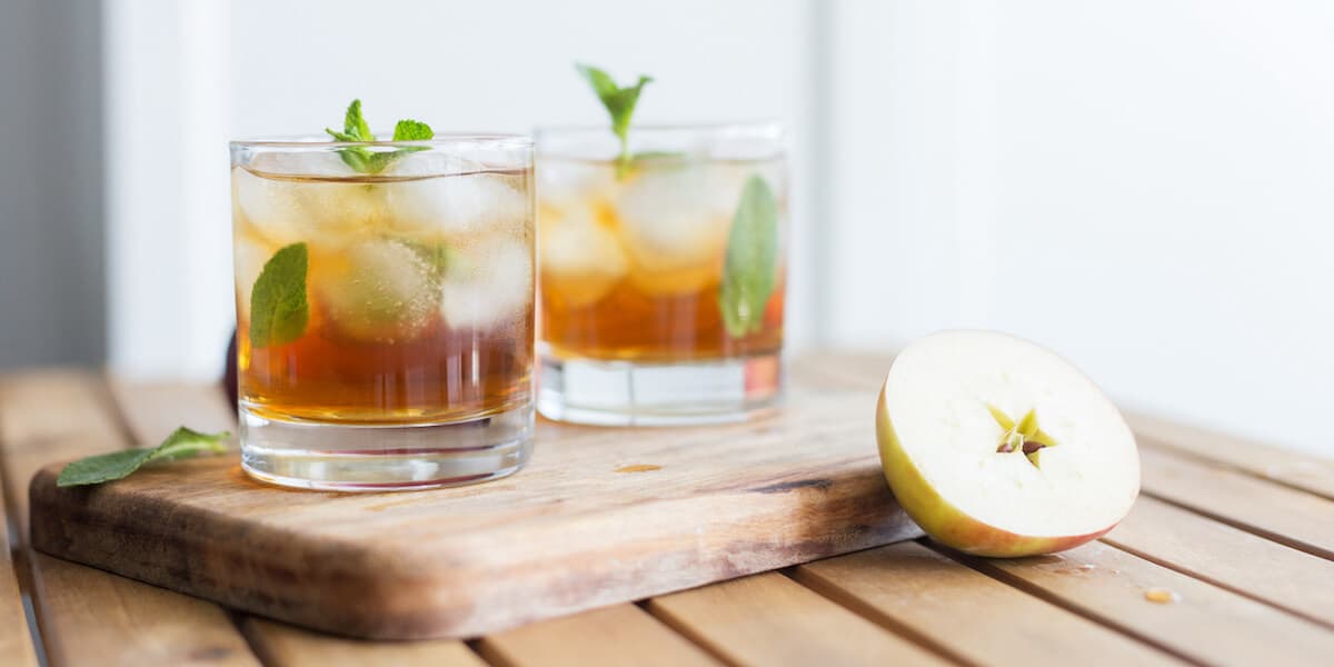 ice apple juice cocktail