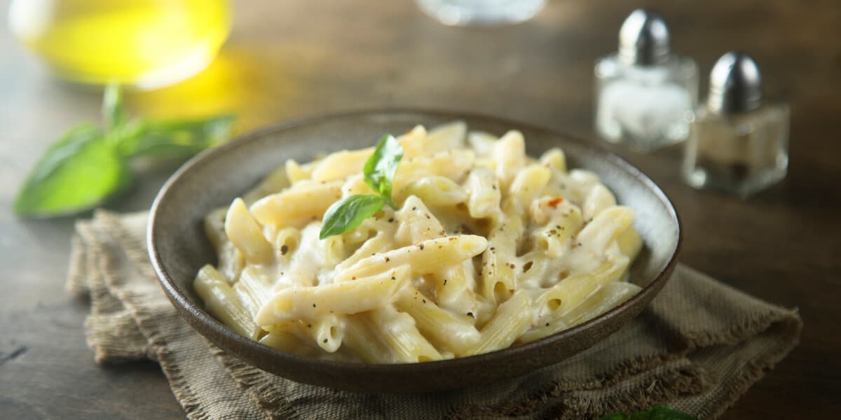 Pasta with cream sauce